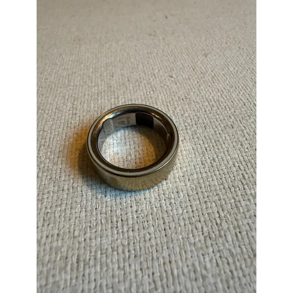 Oura Ring 4 Gold Size 8 + Charger | Fully Functional | Factory Reset